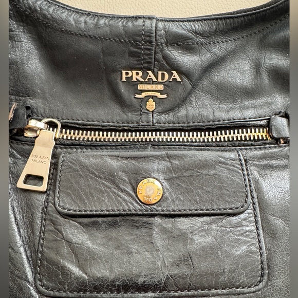 PRADA Hobo Black Leather Shoulder Bag with Gold Hardware Vintage / pre-loved - Picture 2 of 12